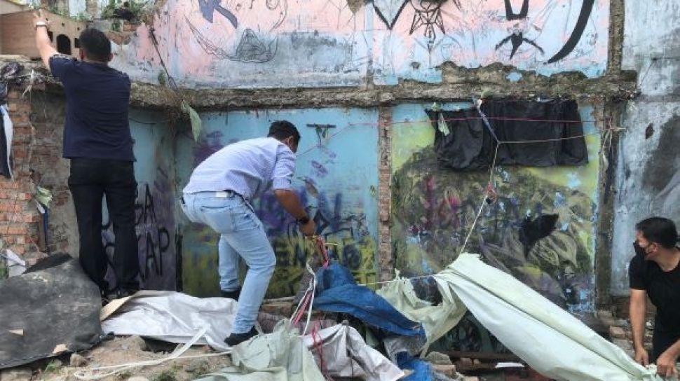 Kampung Boncos Di Grebek Tembok Rahasia Transaksi Narkoba